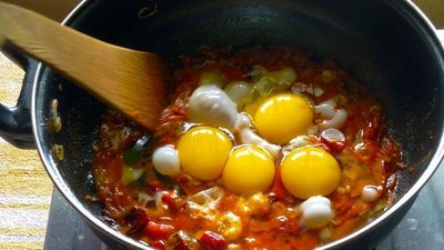 చికెన్, మటన్ రుచిని మైమరిపించే ఎగ్ టమాటో గ్రేవీ..ఇలా ఈజీగా చేసేయండి!