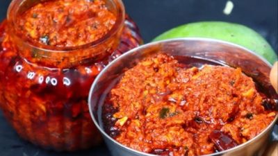 10 నిమిషాల్లో అదిరిపోయే ఆంధ్రా మామిడికాయ తురుము పచ్చడి.. వేడి అన్నంలోకి అమృతం!