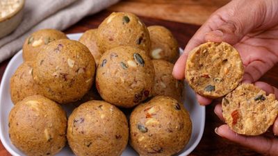 వేసవి తాపాన్ని తగ్గించే సత్తు లడ్డూ.. ఈ ఎండలకు బెస్ట్ స్వీట్ ఇదే!