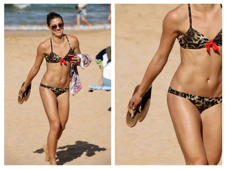 বিকিনিতে