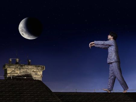 ঘুমের মধ্যে হাঁটা