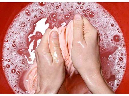 হাতে পরিস্কার করুন 