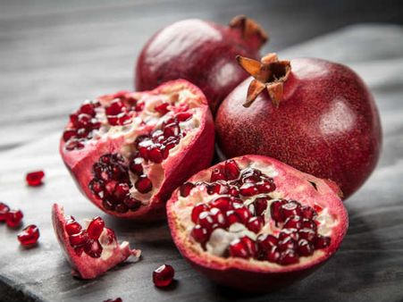 ৩. ডালিম: