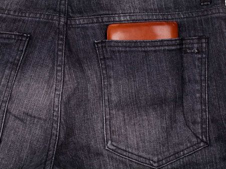 মনি ব্যাগ আর শরীরের ভারসাম্য: 