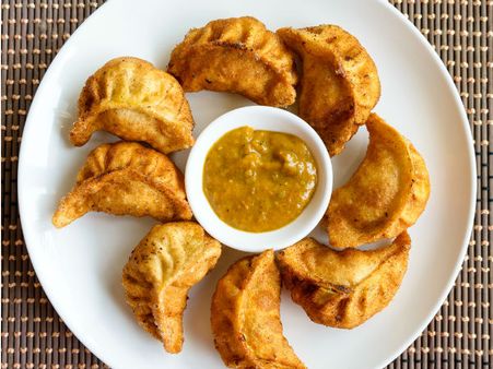 বেশিরভাগ জায়গায় মোমো বানানো হচ্ছে ভেজাল ময়দা দিয়ে: