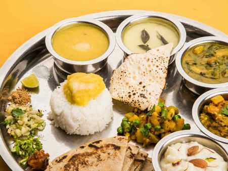 ভাত এবং রুটি একসঙ্গে খাওয়া উচিত কেন?