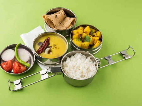 ভাত-রুটি এক সঙ্গে নৈব নৈব চ!