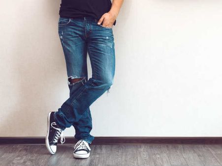 ১. খুব টাইট জিন্স পরলে কী হয় জানা আছে?