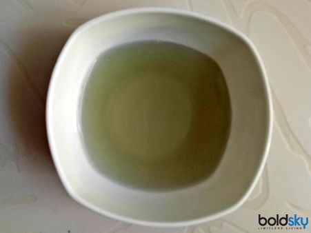 ৭. গঙ্গা জল রাখাটা জরুরি: