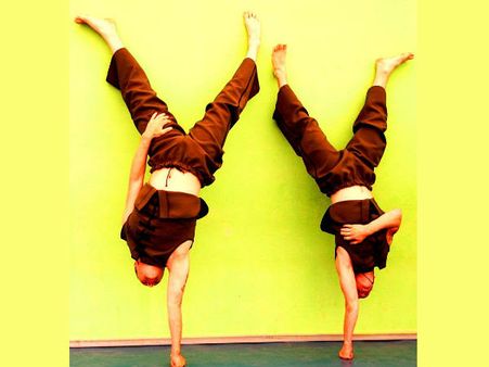 ৫. কাঁধ এবং হাতের শক্তি বাড়ে: