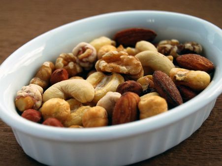 ৪.বাদাম: