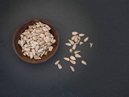 ১. হার্টের ক্ষতি করবে এমন উপাদানদের দূরে রাখে: