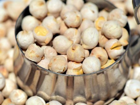 ৮.কাবলি ছোলা: