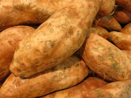 ৭. রাঙা আলু: