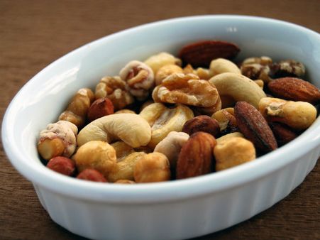 ৪. বাদাম: