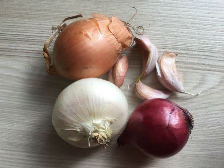 ৬. পিঁয়াজ এবং রসুন: