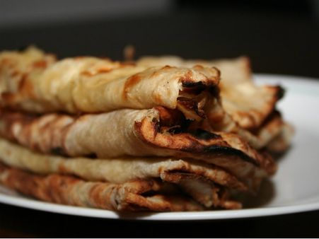 ১. হজম ক্ষমতার উন্নতি ঘটায়: