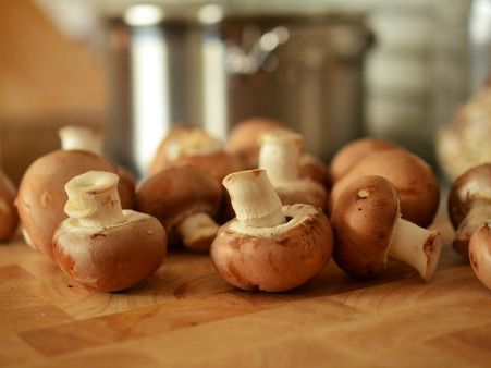 ২.মাশরুম: