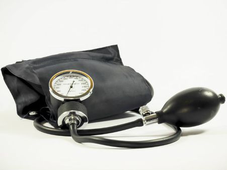 ৯. ব্লাড প্রেসার নিয়ন্ত্রণে রাখে: