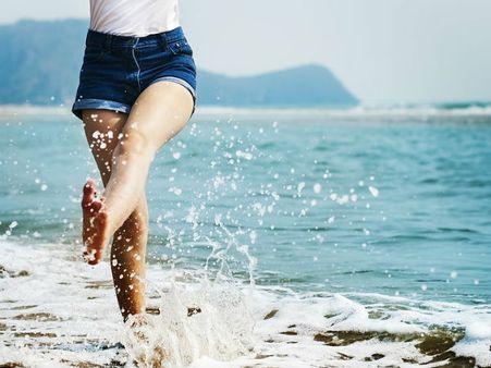 ১. মন আনন্দে ভরে ওঠে: