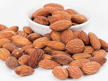 ৫. বাদাম: