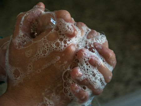 ১. ভালো করে হাত না ধোয়ার অভ্যাস: 