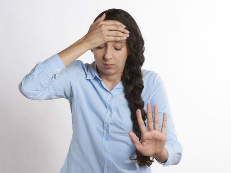 ৪. মাইগ্রেন থেকে সাবধান: