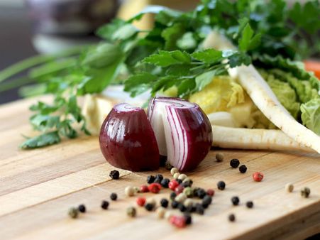 ১. অ্যান্টি-ইনফ্লেমেটরি উপাদেন ঠাসা: