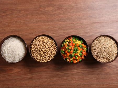 ৩. হোল গ্রেন ফুড খেতে হবে: