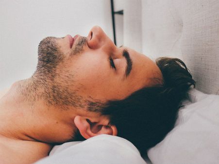 ৭. খেয়েই ঘুমবেন না: