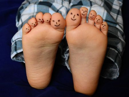 ২. পায়ের যত্ন নিতে হবে: