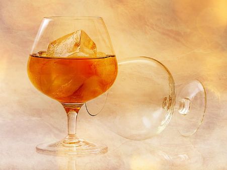 ব্র্যান্ডির সঙ্গে মধু