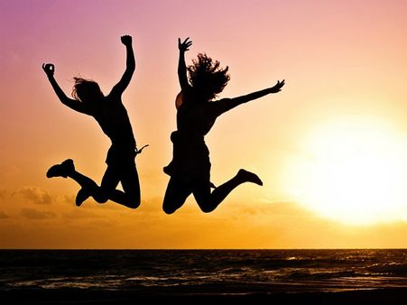 ৩. এনার্জির ঘাটতি দূর করে: