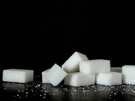 ৪. চিনির পরিমাণ কমাতে হবে: