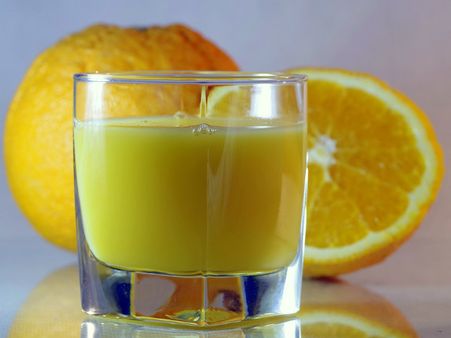 ৭. কমলা লেবুর রস: