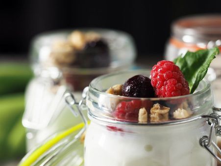 ৭. খুশকির প্রকোপ কমায়: