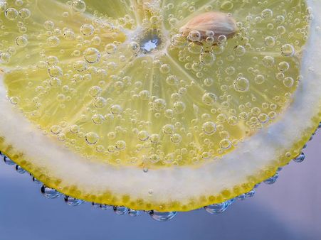 ৩. লেবুর যাদু: