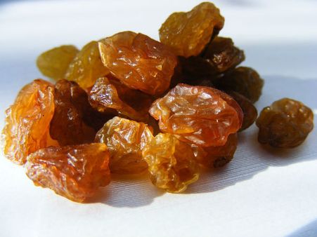 ৪. কিশমিশ: