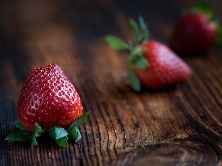 ৬.ভরা পেটে ফল নয়: