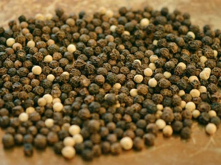 ৭. ব্ল্যাক পেপার: