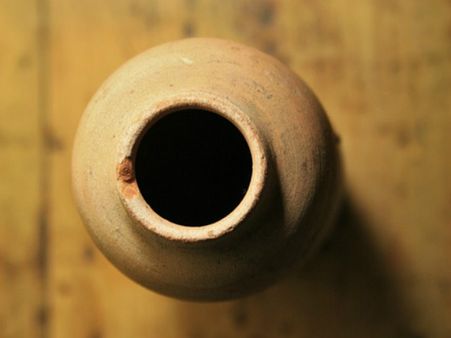 ৩. মাটির কুঁজোয় জল খাওয়া শুরু করুন: