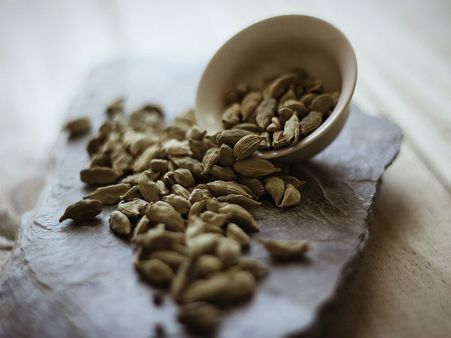 ৮. এলাচ: ৮. এলাচ: