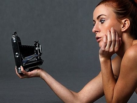 ৪. ত্বকের সৌন্দর্য কমে: