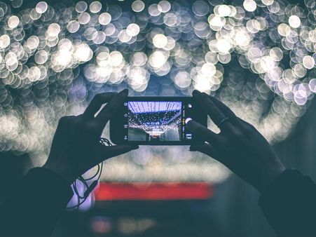 ৫.ভুলেও ফোন আন্ডারওয়্যারের মধ্যে রাখবেন না যেন: 