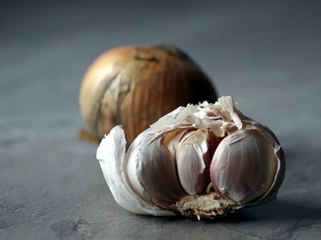 ২. স্টমাককে ঠান্ডা রাখে: