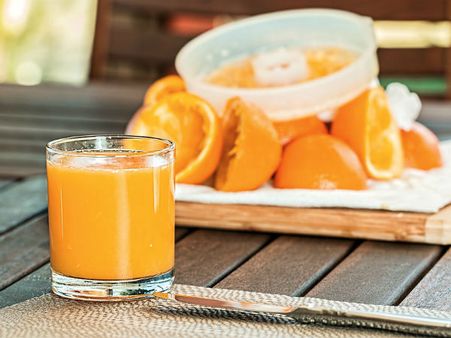 ১. কমলা লেবুর রস: