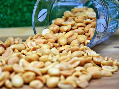 ৩.বাদাম: