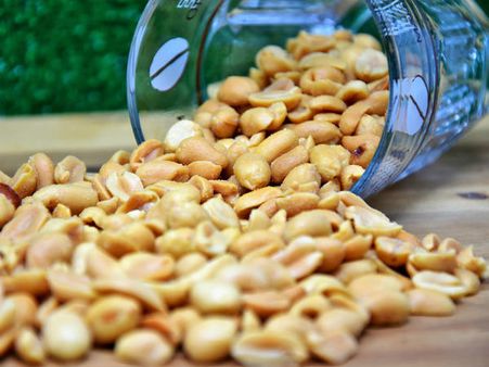 ৪. বাদাম: