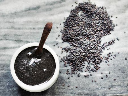 ৩. কালো তিল: