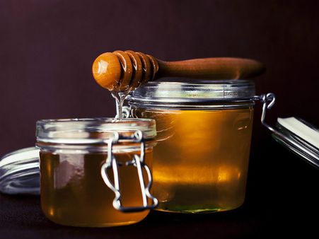 ৯. মধু: